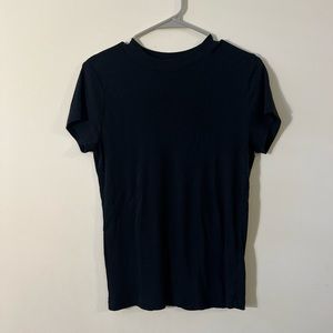 Ribbed tuckable shirt